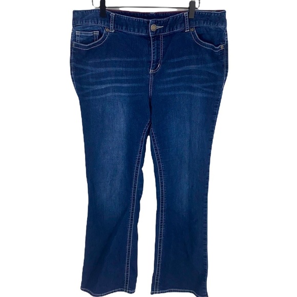 Maurices Women's Blue Jeans Straight Cut Stretch Dark Wash size 20 Short - Picture 1 of 11